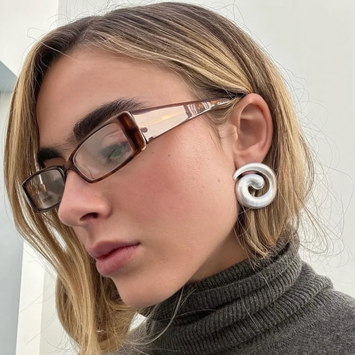 Briwok Swirl Earrings Silver